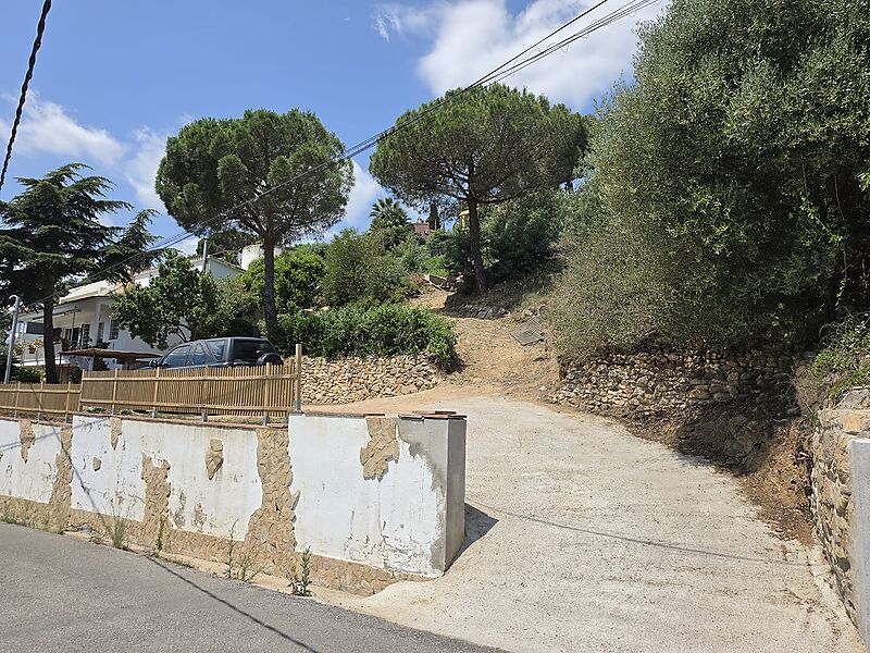 Parcel·la urbana de 852 m a Mas Ambrós (Calonge) amb vistes panoràmiques al mar.