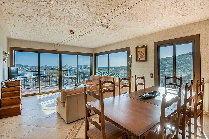 Preciós habitatge amb terrassa i vistes . Platja d Aro