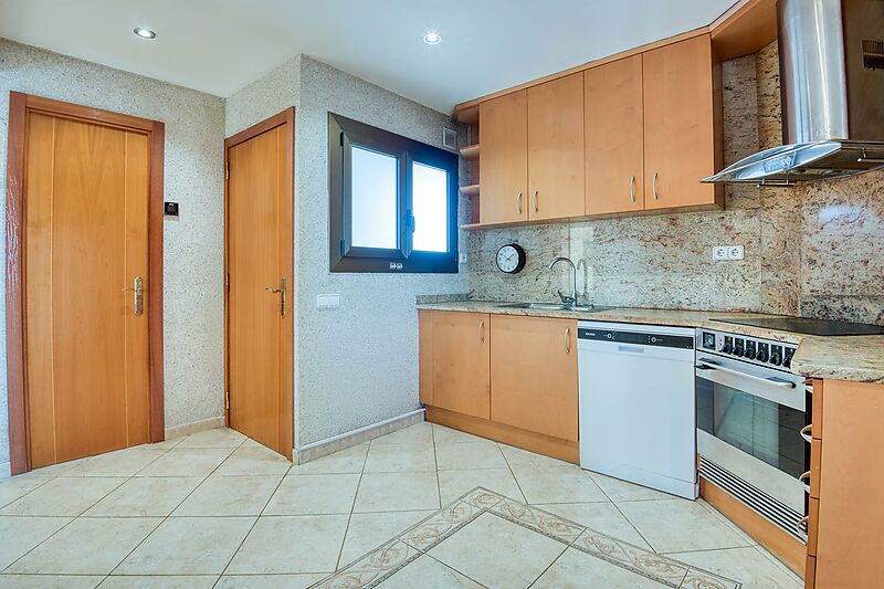Preciós habitatge amb terrassa i vistes . Platja d Aro