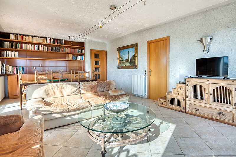 Preciós habitatge amb terrassa i vistes . Platja d Aro