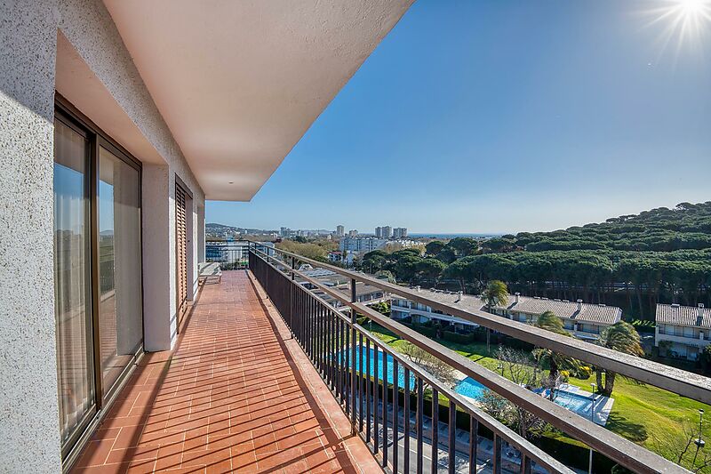 Preciós habitatge amb terrassa i vistes . Platja d Aro