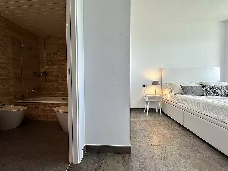 Apartament amb LLICÈNCIA TURÍSTICA modern i lluminós a Platja d Aro, Costa Brava