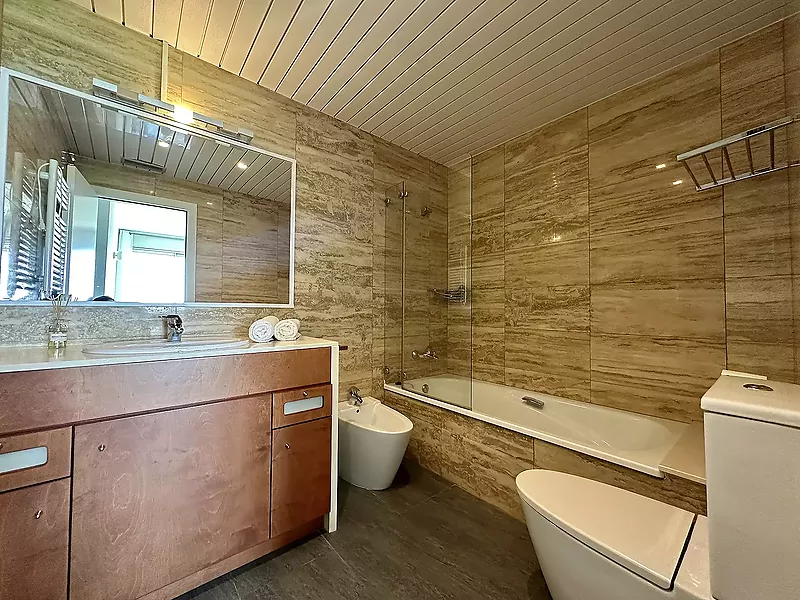 Apartament amb LLICÈNCIA TURÍSTICA modern i lluminós a Platja d Aro, Costa Brava