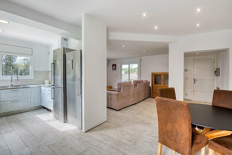 Maison individuelle avec terrasse et garage.- La Canyera, Llagostera