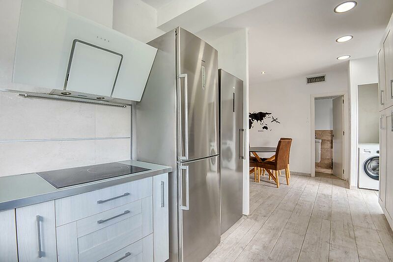 Maison individuelle avec terrasse et garage.- La Canyera, Llagostera