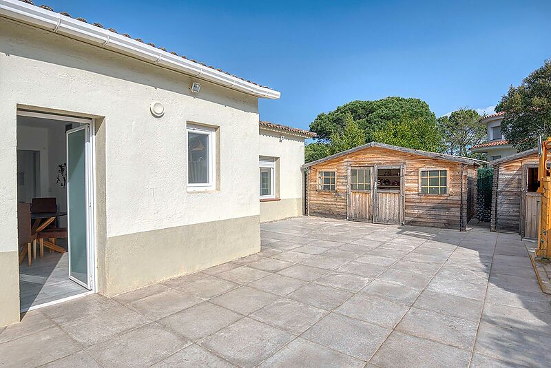 Maison individuelle avec terrasse et garage.- La Canyera, Llagostera