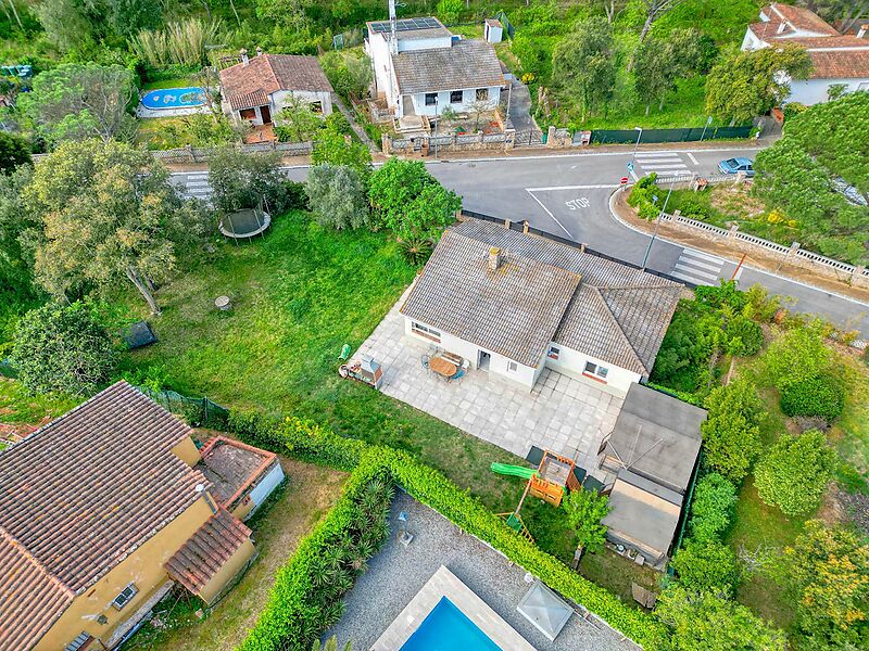 Maison individuelle avec terrasse et garage.- La Canyera, Llagostera
