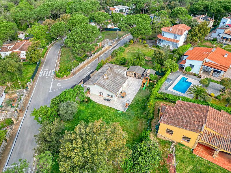 Maison individuelle avec terrasse et garage.- La Canyera, Llagostera