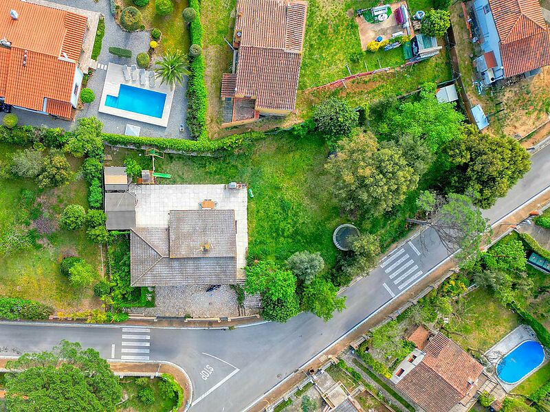 Maison individuelle avec terrasse et garage.- La Canyera, Llagostera