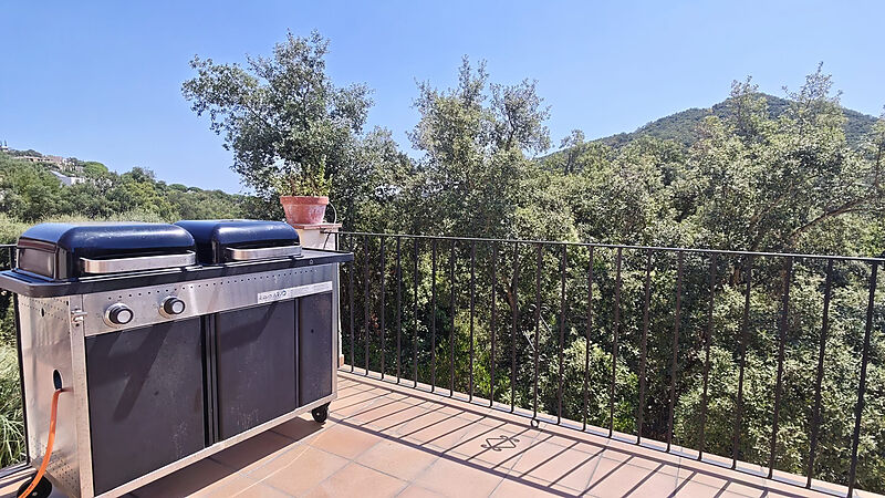 Villa avec vue sur Les Gavarres, piscine et licence touristique