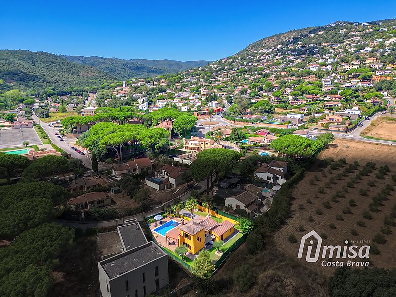 Encisadora casa independent completament reformada amb piscina i jardí a Vescomtat de Cabanyes, Calonge