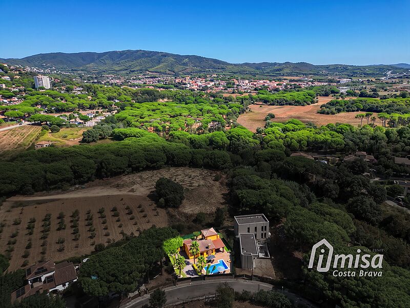 Encisadora casa independent completament reformada amb piscina i jardí a Vescomtat de Cabanyes, Calonge