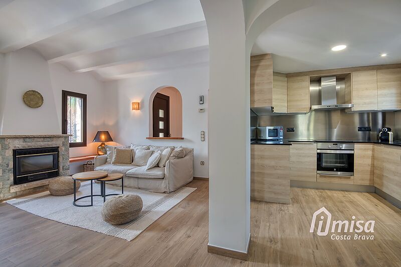 Encisadora casa independent completament reformada amb piscina i jardí a Vescomtat de Cabanyes, Calonge