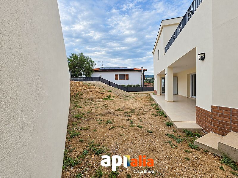 Casa unifamiliar de recent construcció a Mas Pere Calonge