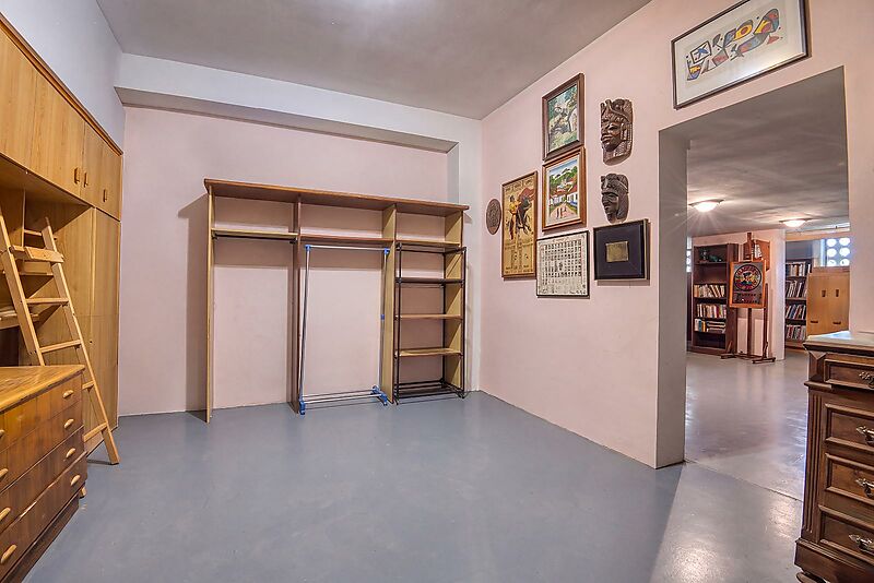 Exclusiva Apialia Costa Brava. Casa adosada de 131 m en venta en una zona privilegiada de S'Agaró, con 3 habitaciones dobles, 2 baños completos, jard