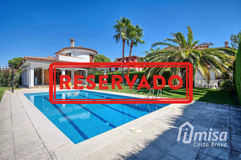 Encantadora y luminosa casa con piscina privada en Mas Barceló, Calonge