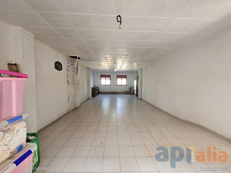 100 M STORAGE UNIT/GARAGE AT STREET LEVEL IN SANT FELIU DE GUÍXOLS